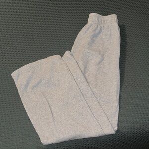 Fabletics Women’s Gray Flare Sweatpants